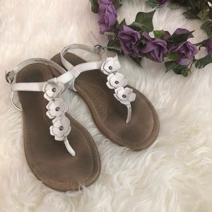 🎀 2 FOR $20 🎀 White Floral Sandals Yuu